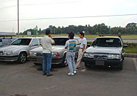左から池田さん、宮崎さん、私(車も)